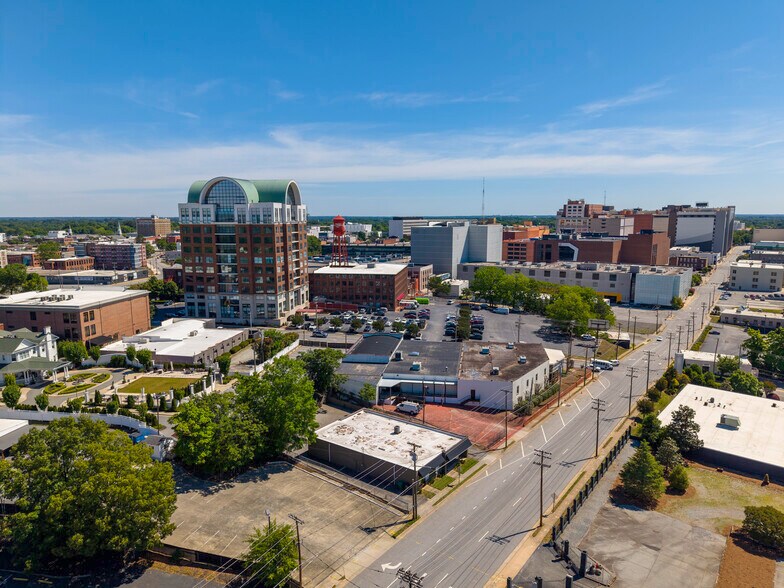 512-514 W Green St, High Point, NC à louer - Photo du bâtiment - Image 3 de 6