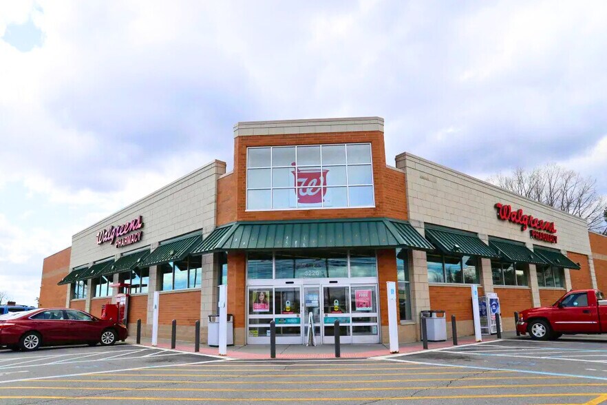 3220 Halifax Rd, South Boston, VA for lease - Building Photo - Image 2 of 4