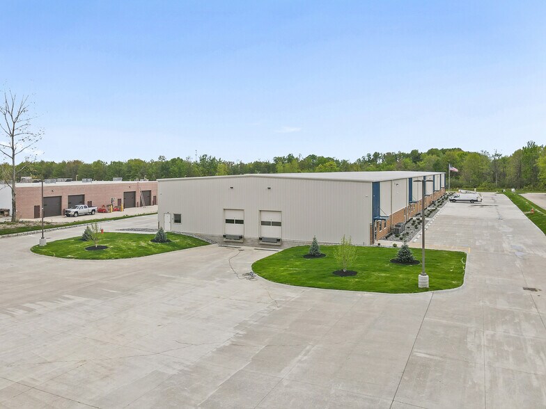 2844 Westway Drive, Brunswick, OH à louer - Photo du bâtiment - Image 2 de 65
