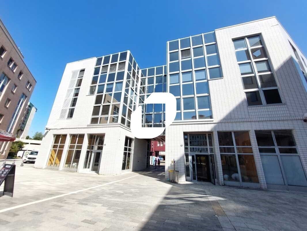 11-17 Rue Joël Le Theule, Montigny-le-Bretonneux for lease Building Photo- Image 1 of 15