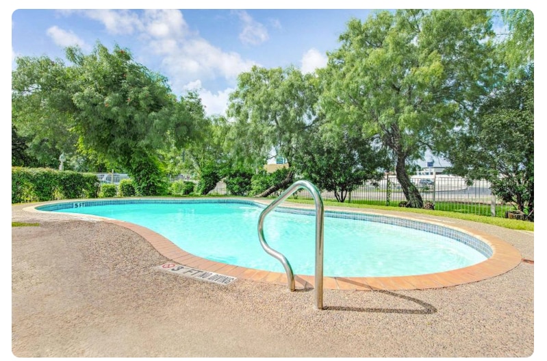 5319 Casa Bella, San Antonio, TX à vendre - Photo du bâtiment - Image 2 de 3