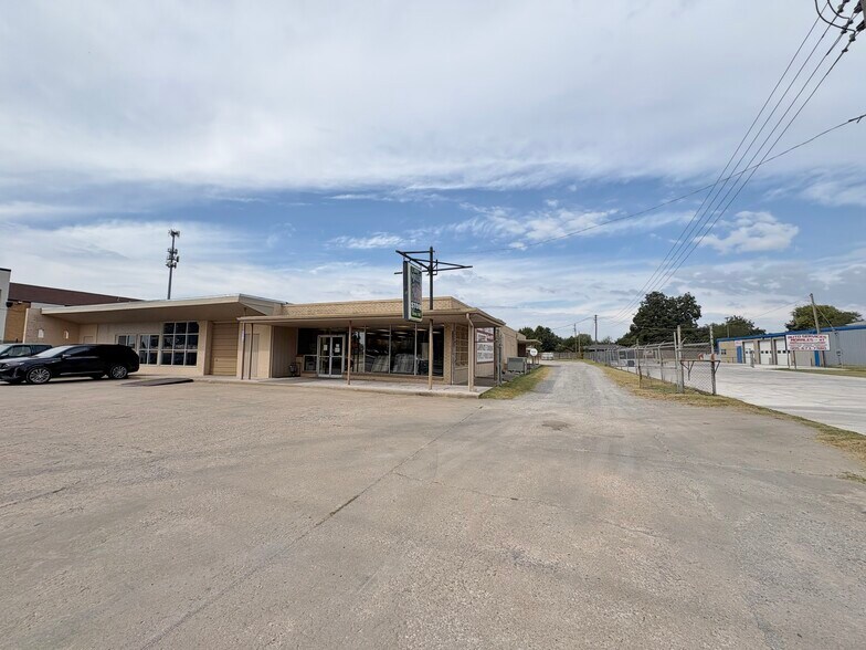 4713 NW 10th St, Oklahoma City, OK à vendre - Photo du bâtiment - Image 1 de 8