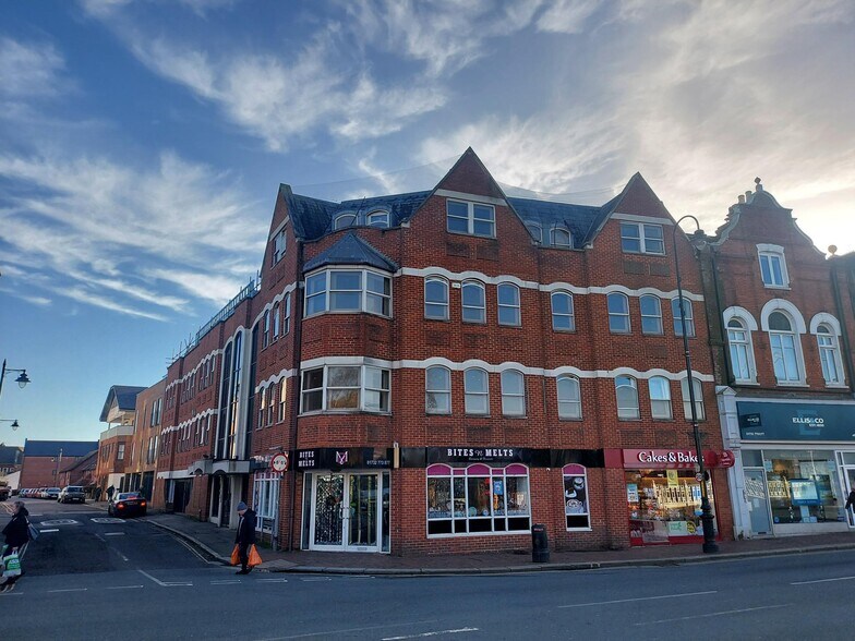 97-101 High St, Tonbridge à vendre - Photo du bâtiment - Image 3 de 22