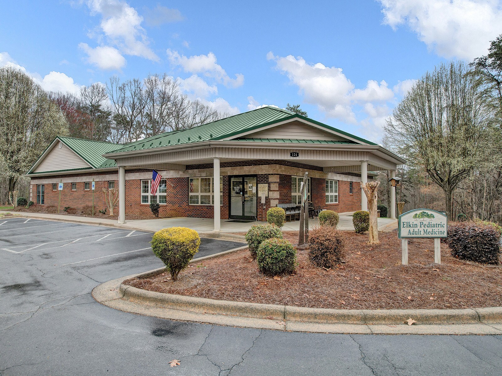 124 Samaritans Ridge Rd, Elkin, NC à vendre Photo du bâtiment- Image 1 de 16