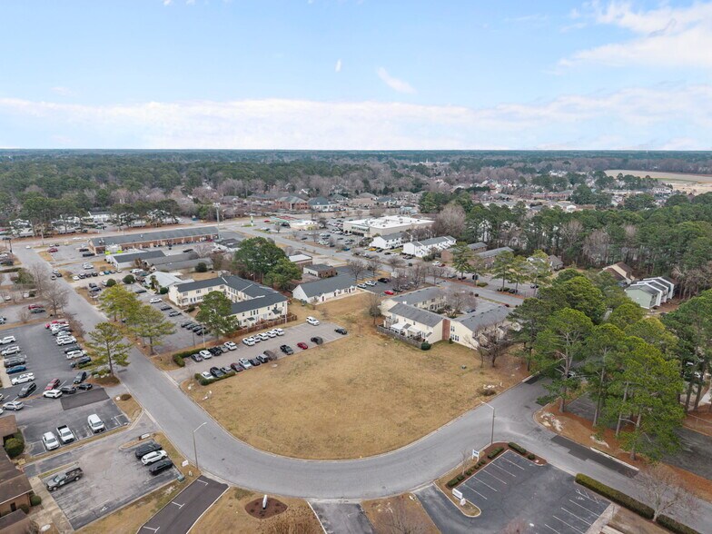 125 Oakmont Dr, Greenville, NC à vendre - Photo du bâtiment - Image 3 de 53