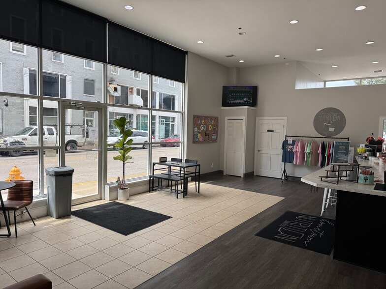 300 Main St, Evansville, IN à vendre - Photo du bâtiment - Image 3 de 7