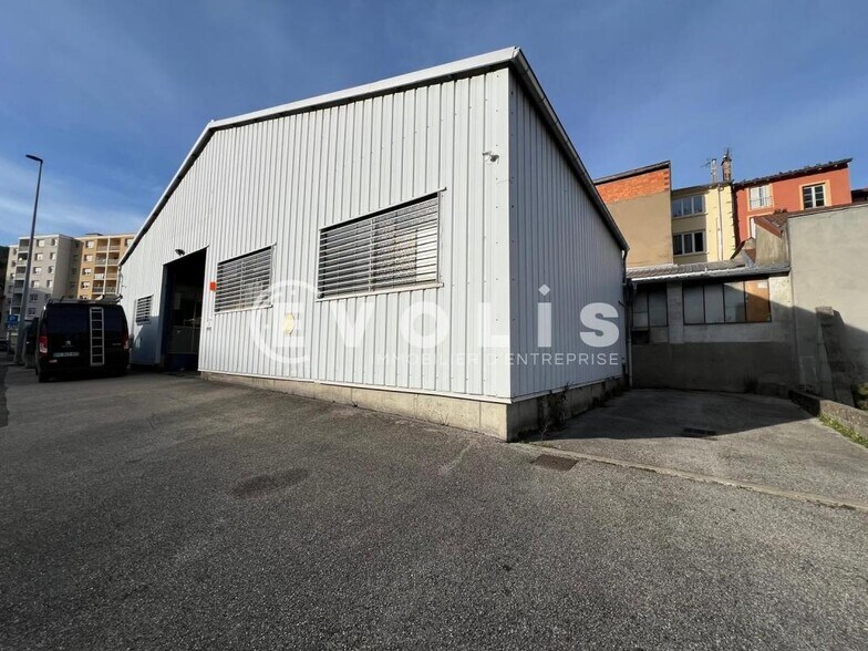 Local d'activités dans Tarare à vendre - Photo du bâtiment - Image 2 de 11