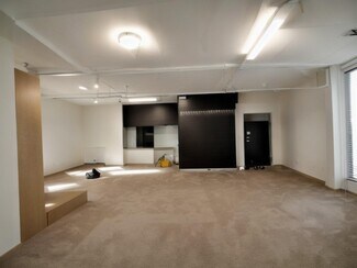 Plus de détails pour Multi-résidentiel à vendre