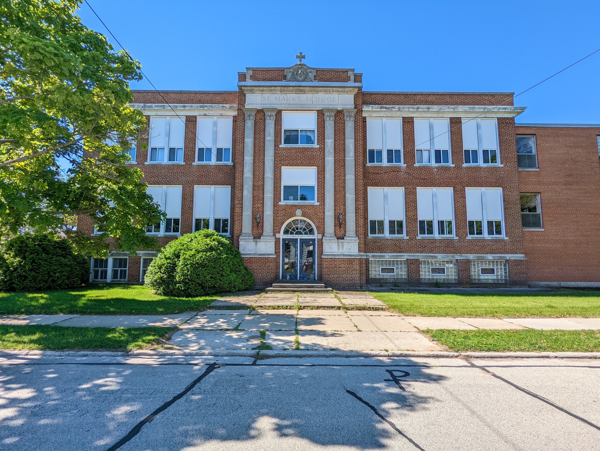 2203 12th St, Two Rivers, WI for sale Primary Photo- Image 1 of 1