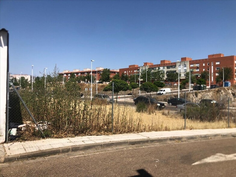 Camino Viejo de Mirandilla, Mérida, Badajoz for sale - Primary Photo - Image 2 of 7