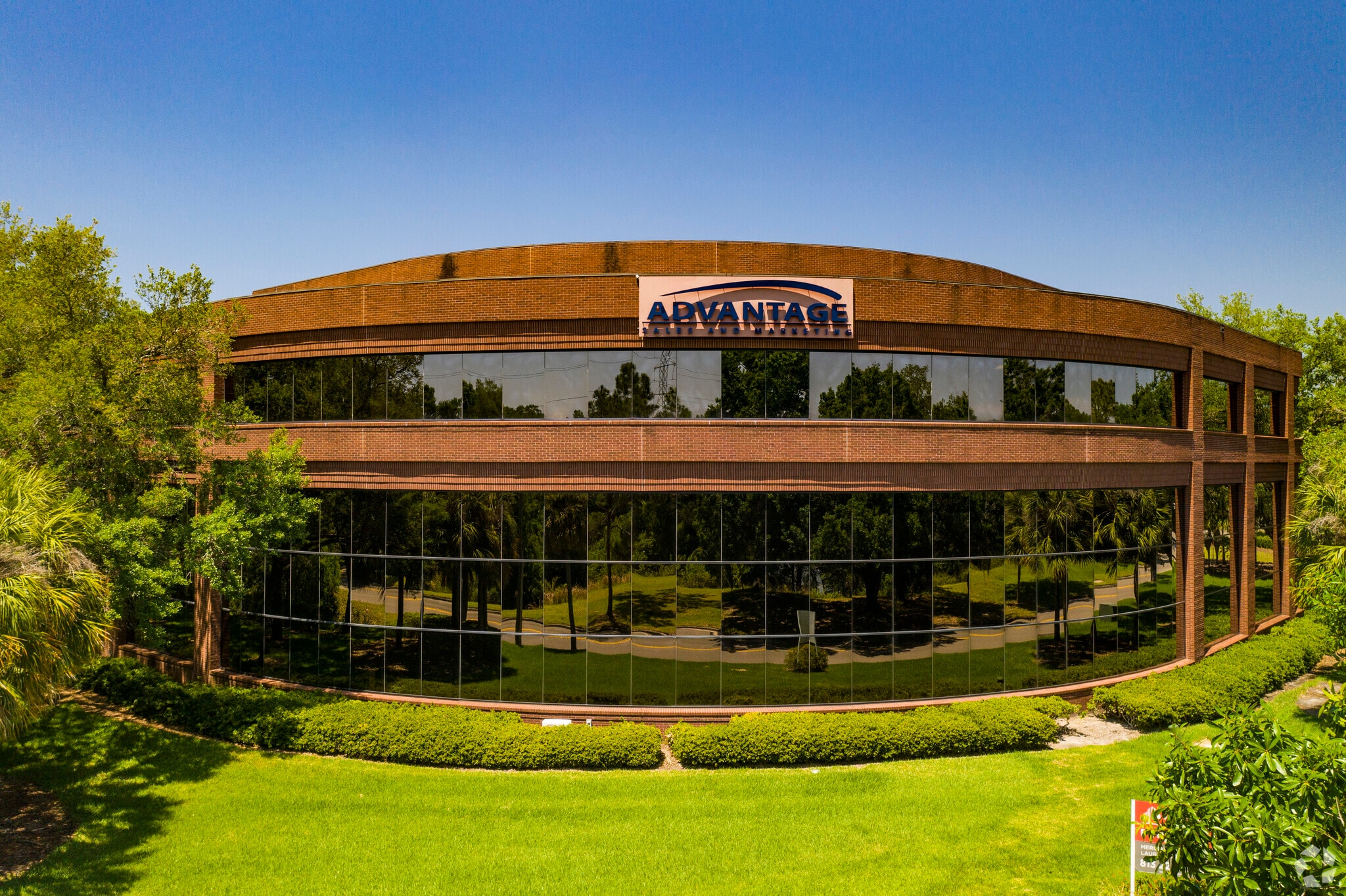 3922 Coconut Palm Dr, Tampa, FL à vendre Photo principale- Image 1 de 8