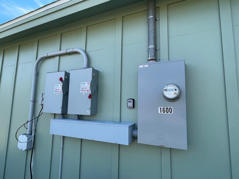 1600 3rd Ave, La Marque, TX à louer - Photo du bâtiment - Image 3 de 12