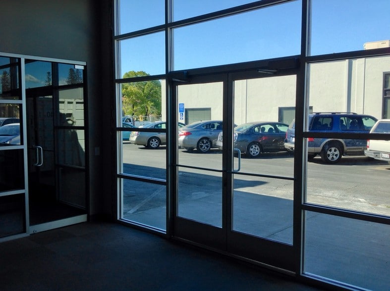 4019 Transport St, Palo Alto, CA for lease - Building Photo - Image 2 of 8