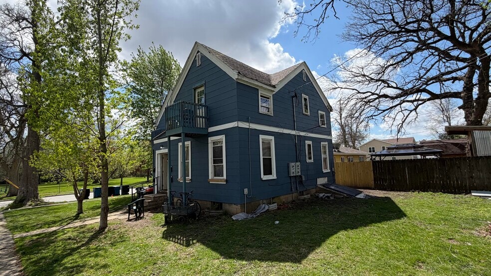103 N Division St, Pontiac, IL for sale - Building Photo - Image 2 of 5