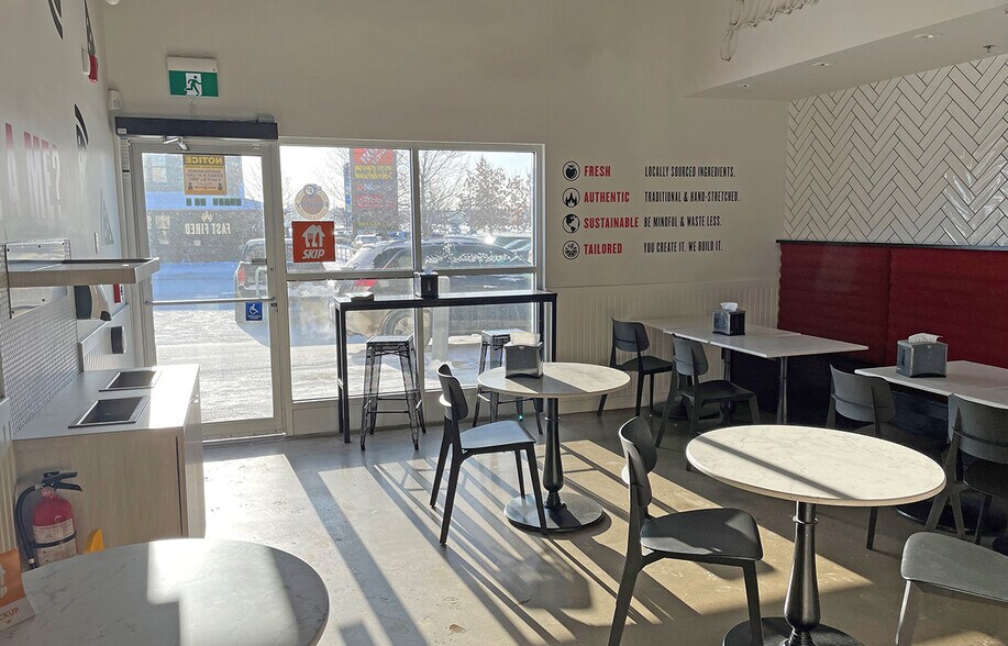 825 18th St, Brandon, MB à louer - Photo du bâtiment - Image 3 de 25