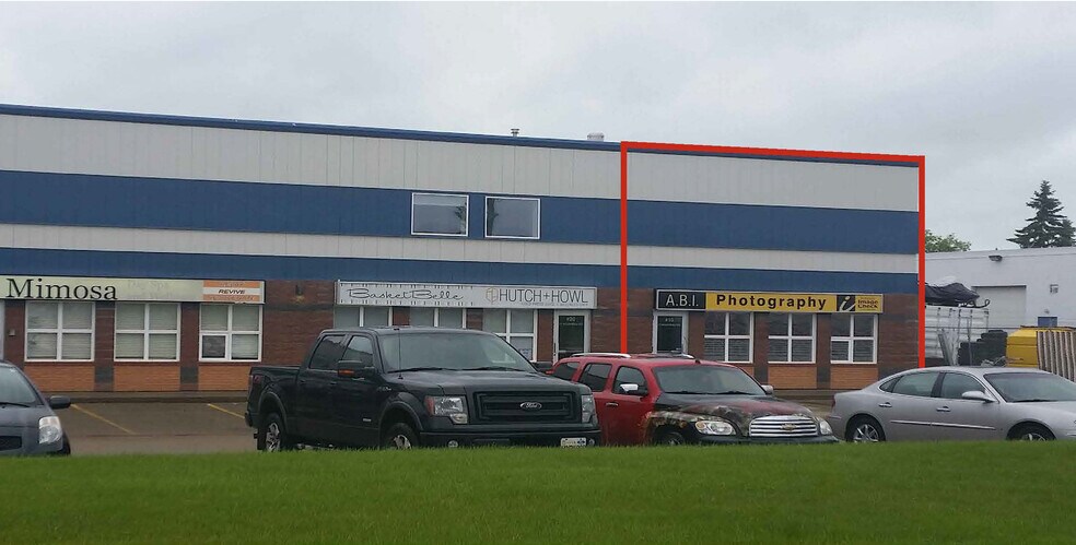 17 Boudreau Rd, St. Albert, AB for sale - Building Photo - Image 1 of 1