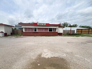 Plus de détails pour 302 E Omega St, Henrietta, TX - Commerce de détail à vendre