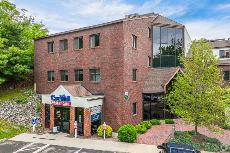 535 Centerville Rd, Warwick, RI à louer - Photo du bâtiment - Image 2 de 7