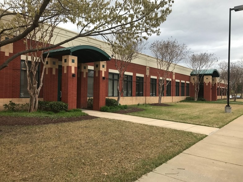 8010 Stage Hills Blvd, Bartlett, TN for lease - Building Photo - Image 2 of 4