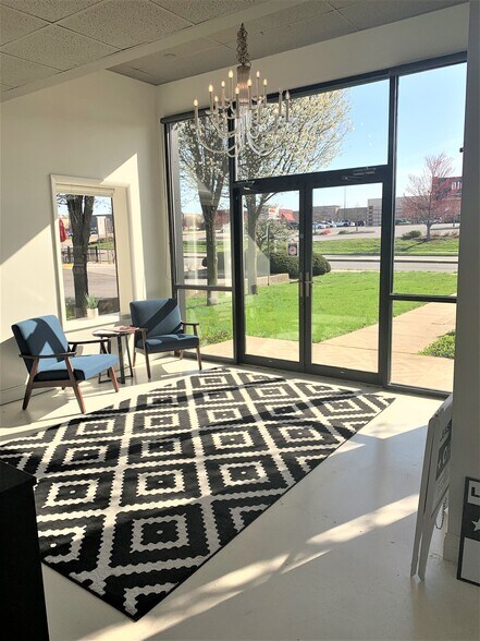 616 S College Mall Rd, Bloomington, IN à vendre - Photo du bâtiment - Image 3 de 16