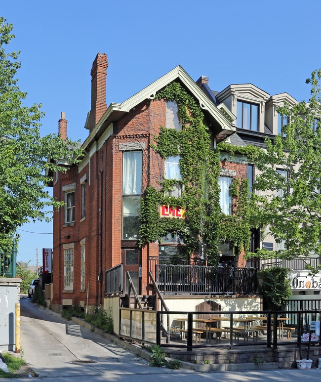 Plus de détails pour 38 Hess St S, Hamilton, ON - Commerce de détail à vendre