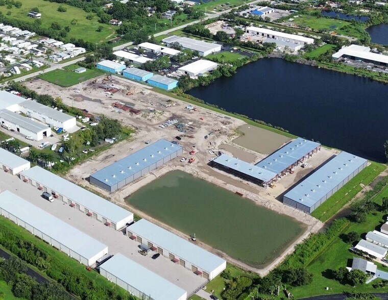 16235 Pine Ridge Rd, Fort Myers, FL à vendre - Photo principale - Image 1 de 16