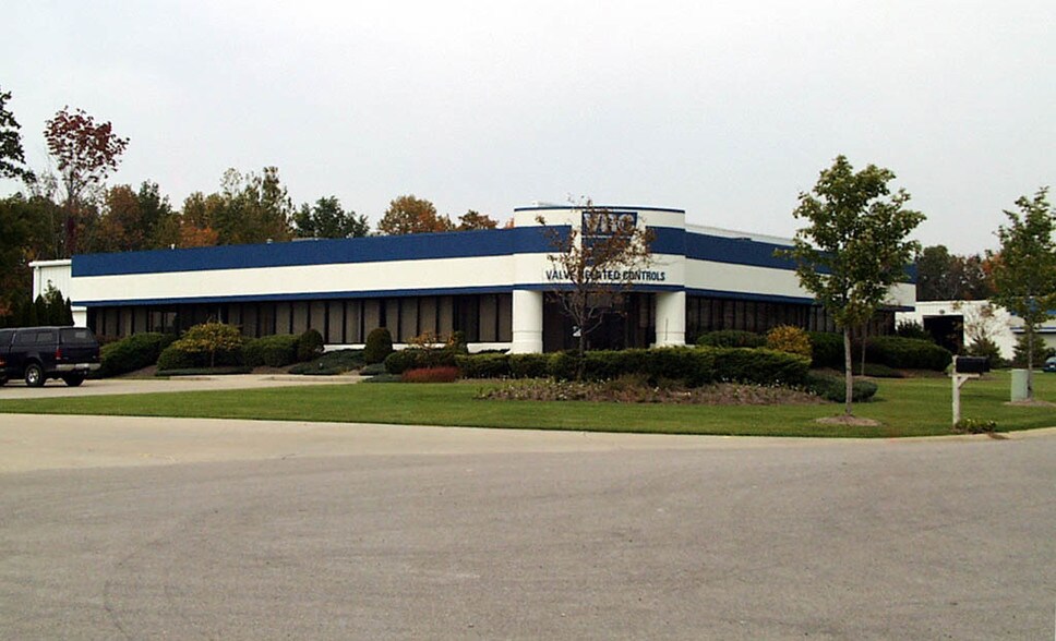 143 Commerce Blvd, Loveland, OH à vendre - Photo du bâtiment - Image 3 de 4