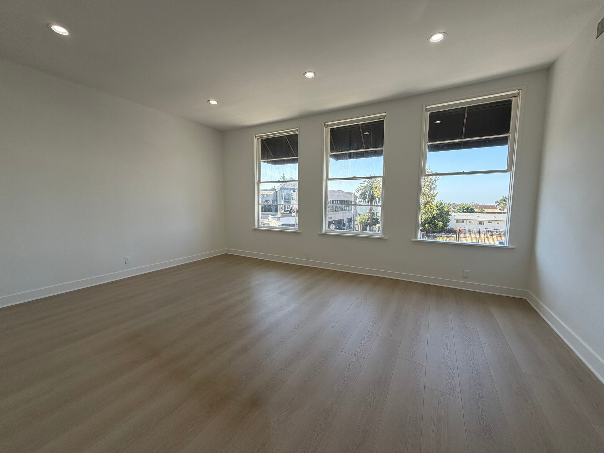 8947-8969 W Sunset Blvd, West Hollywood, CA for lease Interior Photo- Image 1 of 12