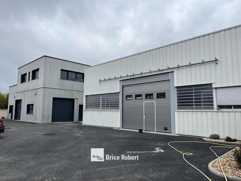 Flex dans Villeurbanne à louer - Photo du bâtiment - Image 1 de 8