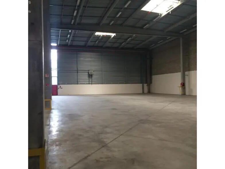 Industrial in Herblay-sur-Seine for lease - Interior Photo - Image 3 of 8