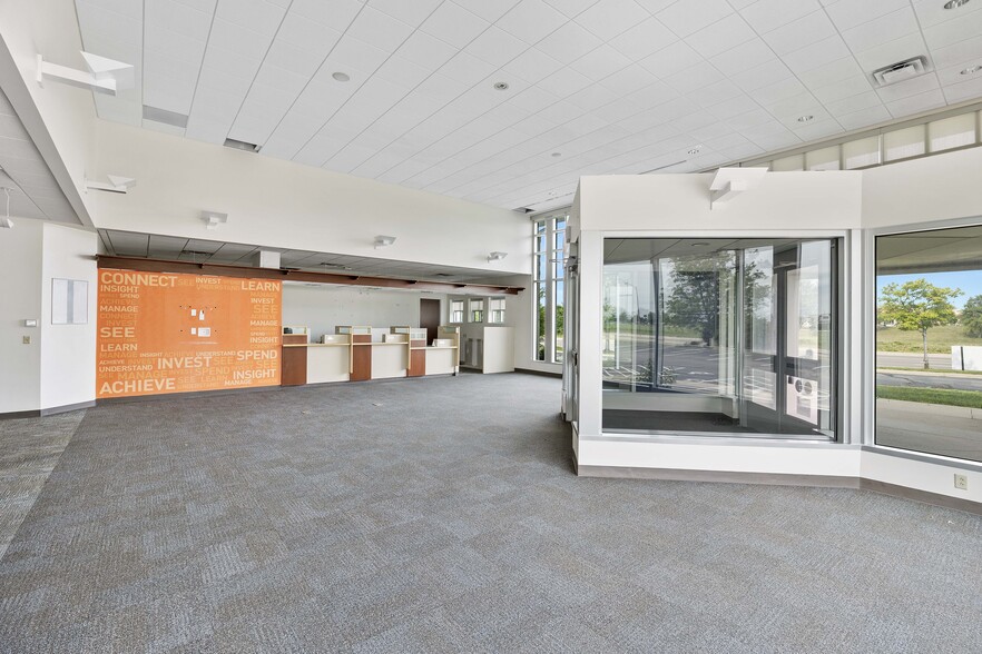 2001 Shepard Rd, Normal, IL for sale - Building Photo - Image 2 of 15