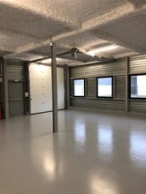 189 Boulevard André Brémont, Saint-Leu-la-Forêt for lease Interior Photo- Image 2 of 6