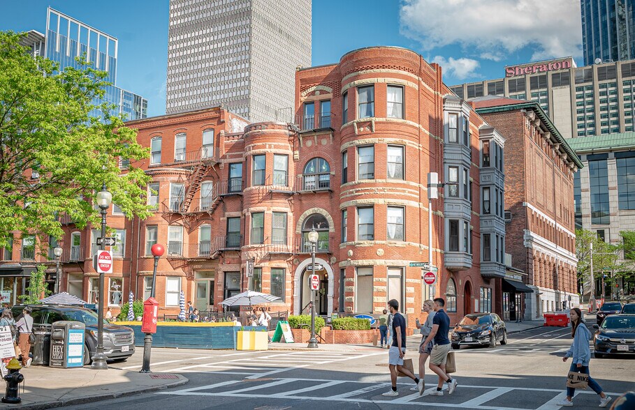 316 Newbury St, Boston, MA à louer - Photo du bâtiment - Image 2 de 3