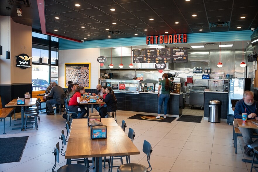 11075 W IH-10, San Antonio, TX for lease - Primary Photo - Image 1 of 10