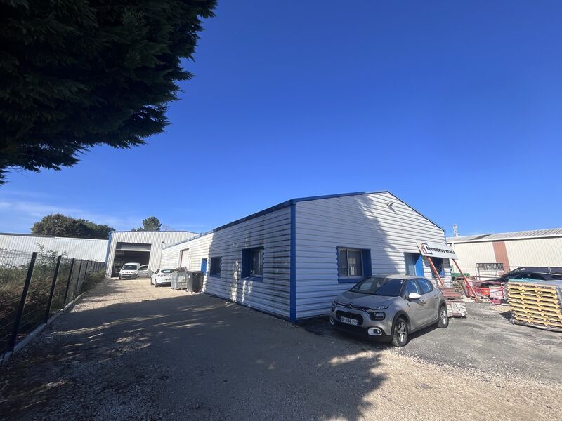 Flex in Cestas for lease Building Photo- Image 1 of 6