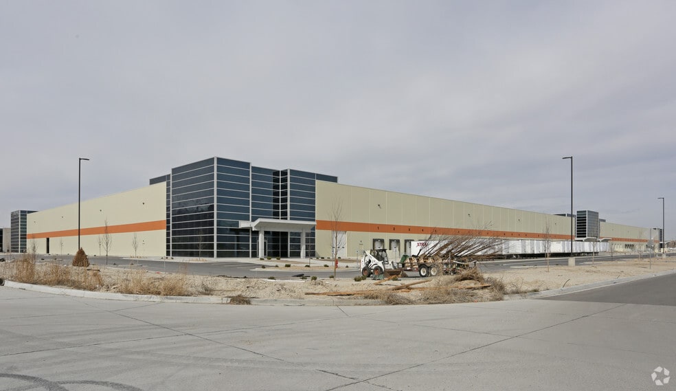 2450-2464 S 6755 W, West Valley City, UT for lease - Building Photo - Image 3 of 6