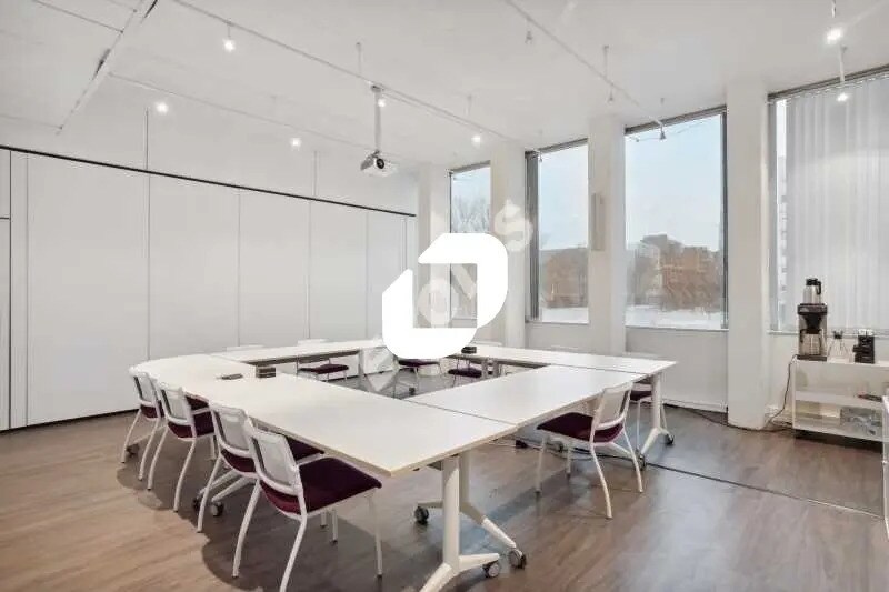 Office in Pantin for sale Interior Photo- Image 1 of 14