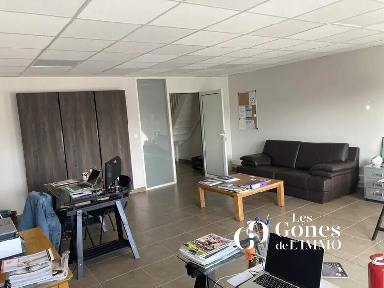 Retail in MARCILLY-D'AZERGUES for lease - Building Photo - Image 2 of 6