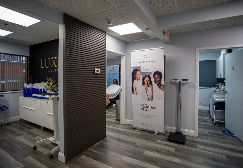 86 Baker Ave Ext, Concord, MA à louer - Photo intérieure - Image 2 de 20