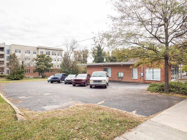 621 William Vickers Ave, Durham, NC à vendre - Photo du bâtiment - Image 3 de 13