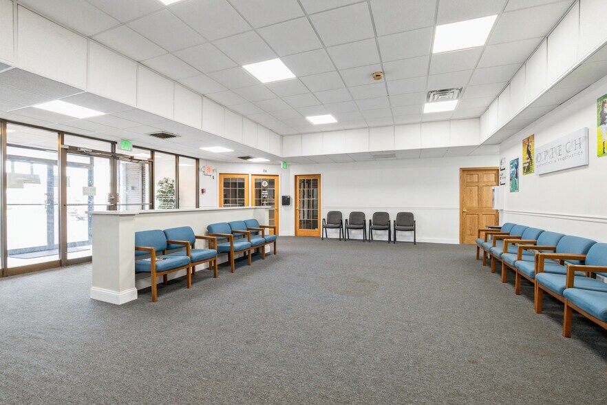 3900 W 95th St, Evergreen Park, IL à louer - Photo du bâtiment - Image 3 de 12