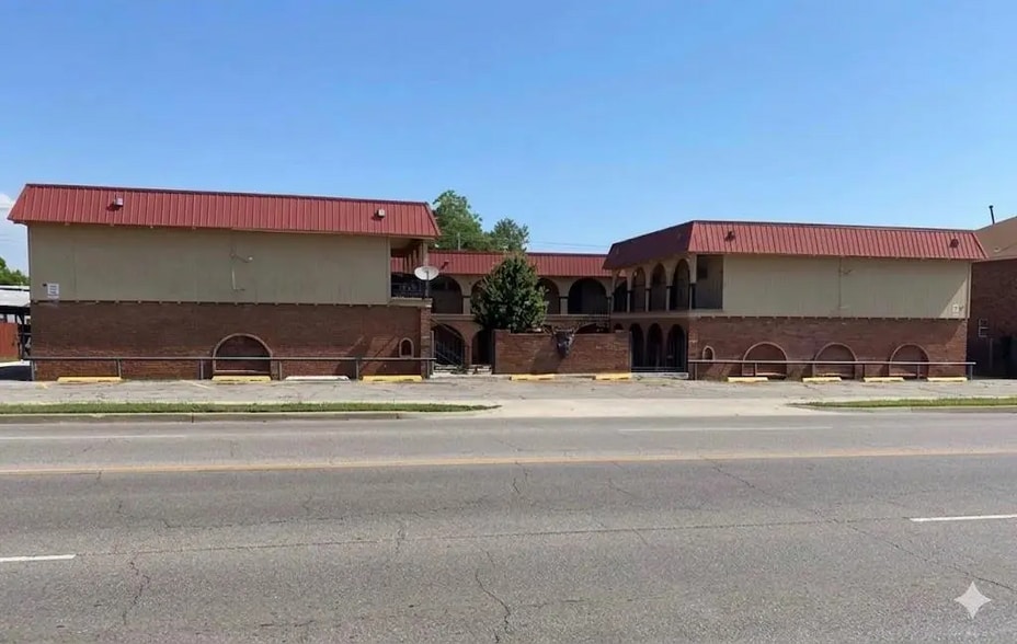 Prime Investment Opportunity portfolio of 2 properties for sale on LoopNet.ca - Primary Photo - Image 1 of 2