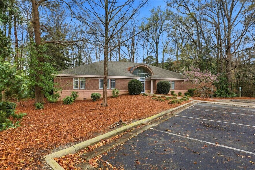 2120 N Queen St, Kinston, NC à louer - Photo du bâtiment - Image 2 de 20