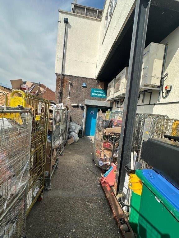 136 Walton Rd, East Molesey à louer Photo intérieure- Image 1 de 2