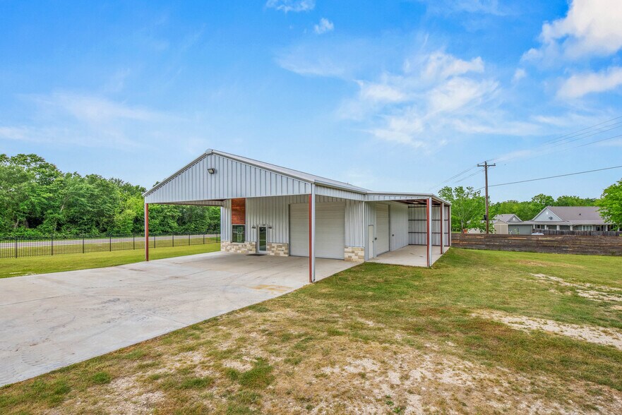 4214 FM 244 Rd, Anderson, TX à vendre - Photo du bâtiment - Image 3 de 21