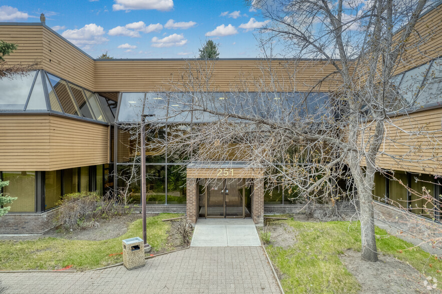 251 Midpark Blvd SE, Calgary, AB for lease - Building Photo - Image 3 of 5