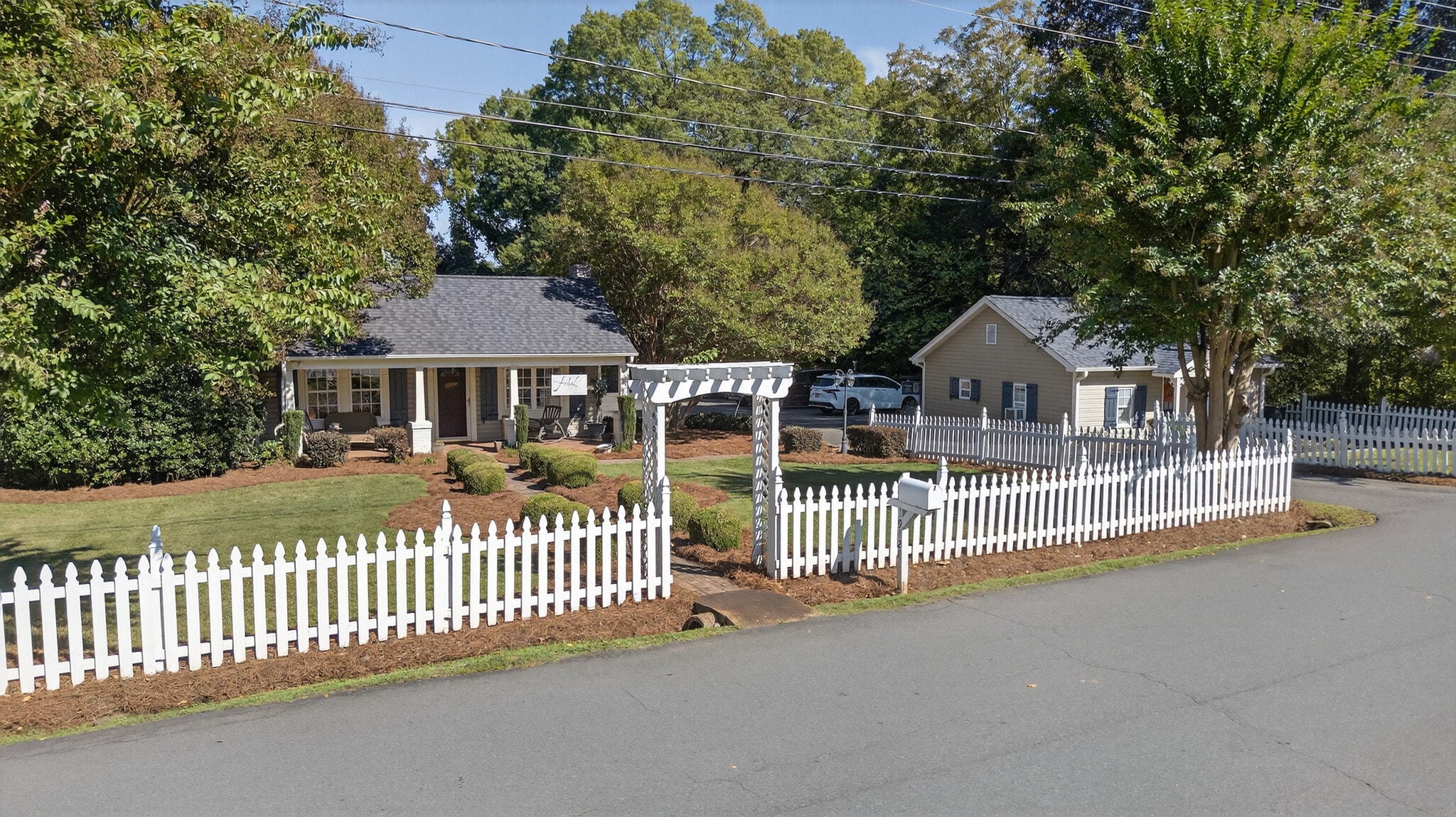 19428 Zion Ave, Cornelius, NC for sale Building Photo- Image 1 of 33