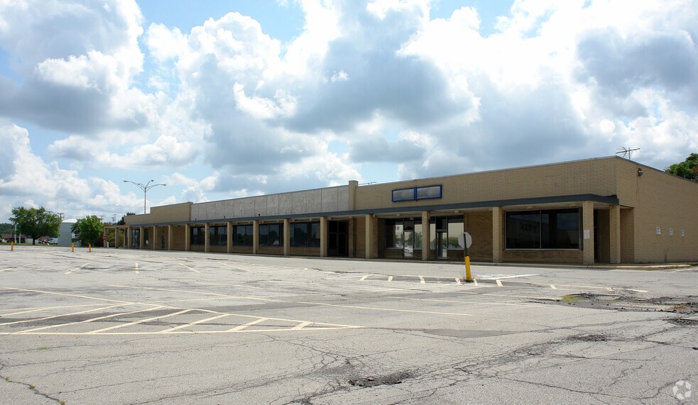 710 Beaver Valley Mall, Monaca, PA à vendre - Photo du bâtiment - Image 2 de 2
