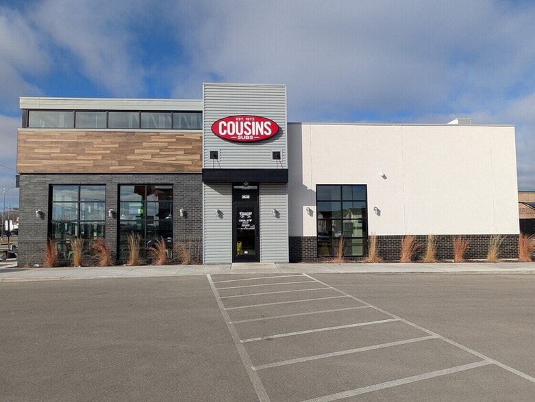 3626 W College Ave, Appleton, WI for sale - Building Photo - Image 3 of 6