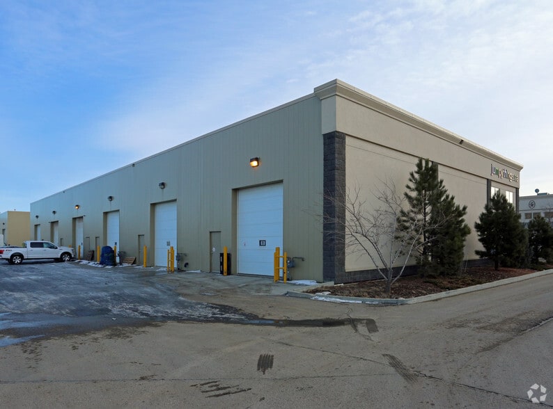13083 156 St NW, Edmonton, AB à louer - Photo du bâtiment - Image 2 de 8